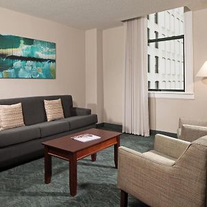 Deluxe One-Bedroom King Suite Sofa Bed